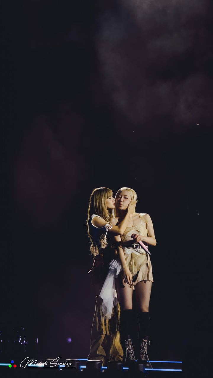 BLACKPINK live — photo by Malachi Sanchez