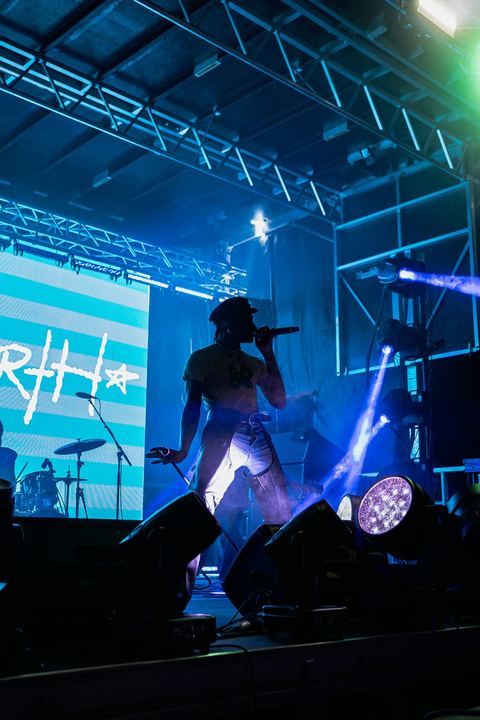 Duckwrth live — photo by Malachi Sanchez
