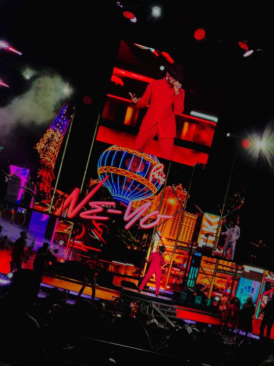 Ne-Yo & Akon live — photo by Malachi Sanchez