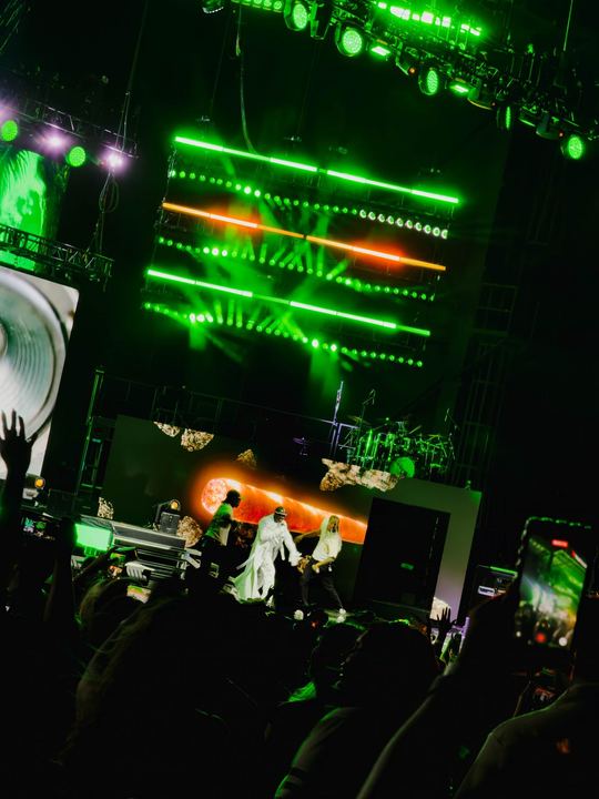 Ne-Yo & Akon live — photo by Malachi Sanchez