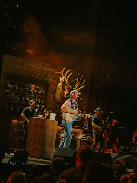 Riley Green live — photo by Malachi Sanchez
