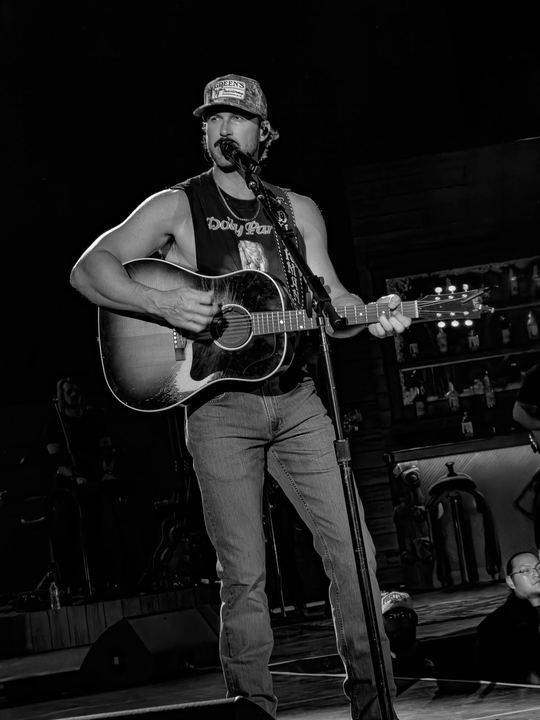 Riley Green live — photo by Malachi Sanchez