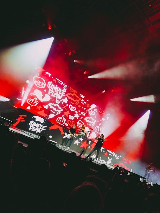 Simple Plan live — photo by Malachi Sanchez