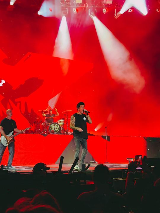 Simple Plan live — photo by Malachi Sanchez