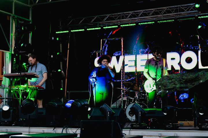Sweet Roll live — photo by Malachi Sanchez