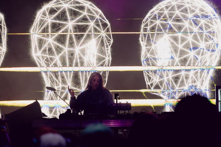 VNSSA live — photo by Malachi Sanchez