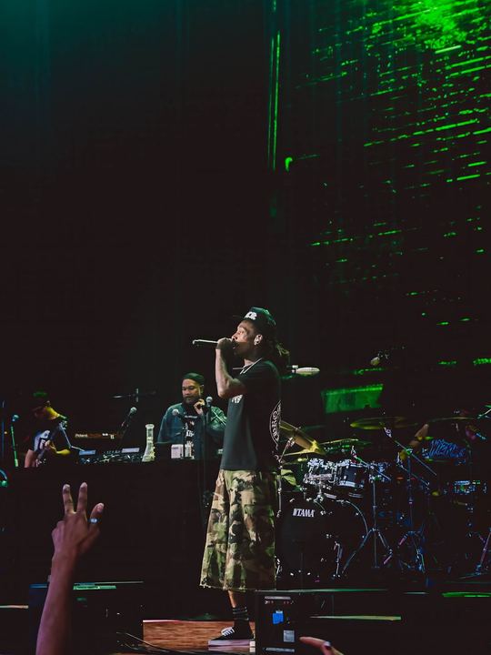 Wiz Khalifa & MGK live — photo by Malachi Sanchez