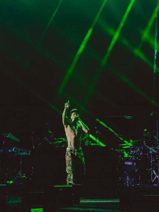 Wiz Khalifa & MGK live — photo by Malachi Sanchez